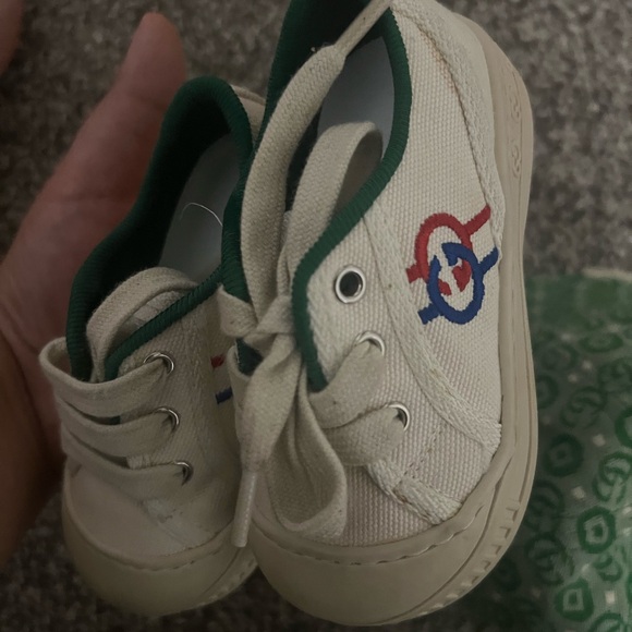 Gucci hat & shoes . Gucci hat is a small & shoes is 5C - Picture 4 of 8